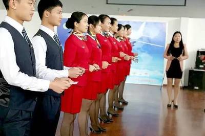 服务礼仪训练方法 计算机软硬件及辅助设备零售行业的实战指南